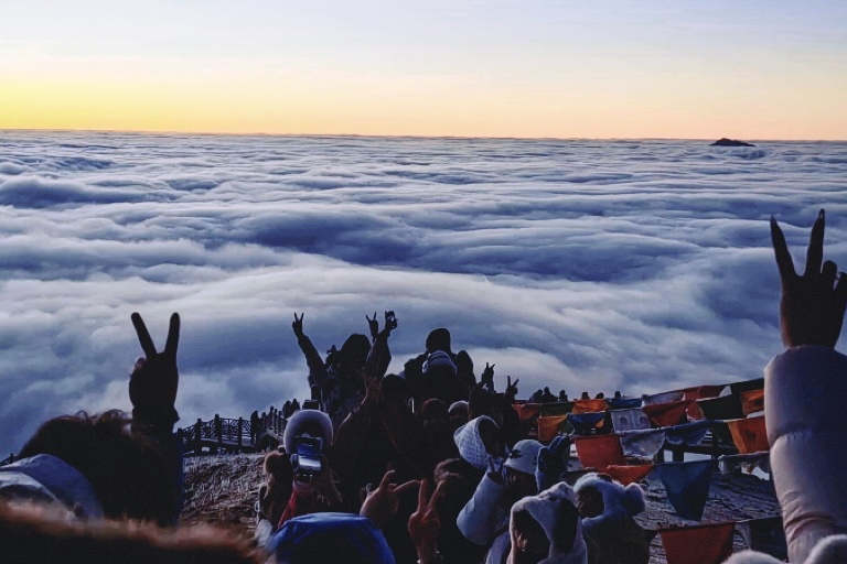 安逸四川·乐享元旦——四川尊龙凯时集团2026年元旦假期精彩纷呈，文旅消费活力迸发