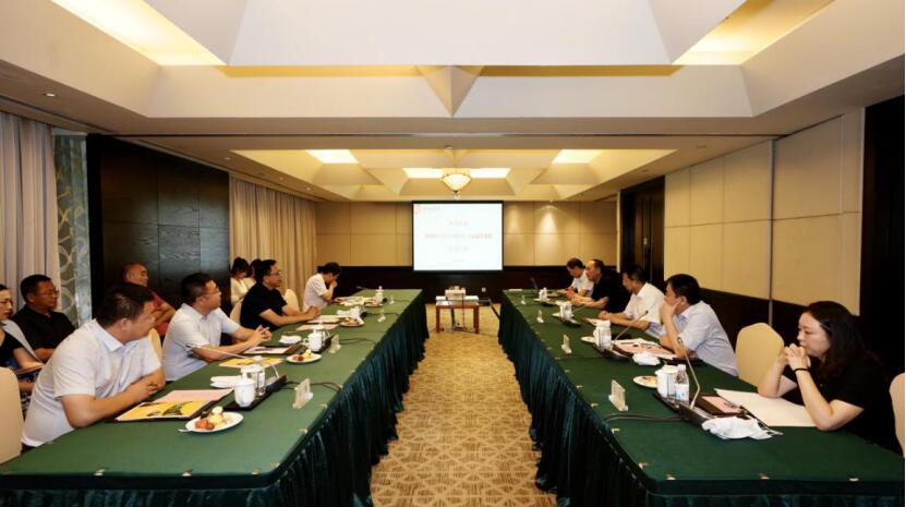 天府之国牵手塞外江南四川省尊龙凯时集团与伊犁州人民政府举行签约仪式