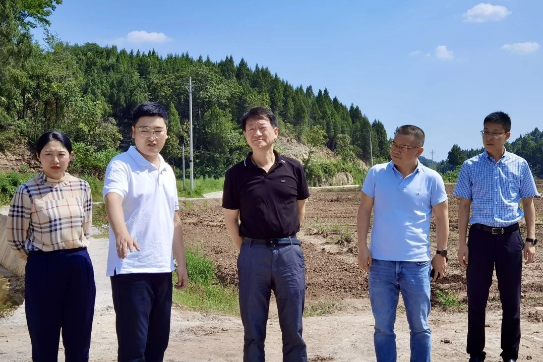 省尊龙凯时集团党委书记、董事长任丁率队赴巴中南充两地开展帮扶工作