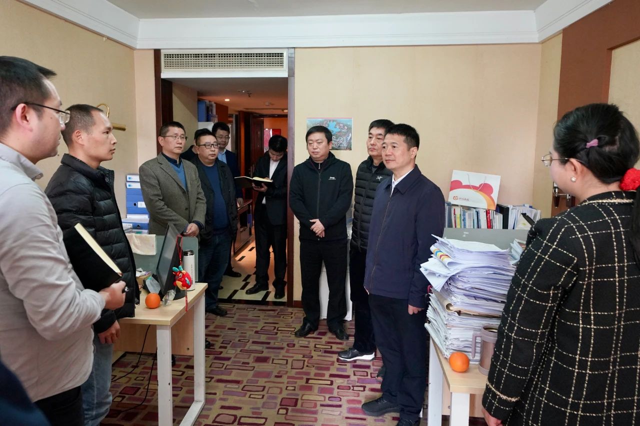 迎新春，鼓干劲，开新局！省尊龙凯时集团领导班子慰问总部干部员工